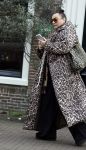 Abcoude 19 januari 2026
Trijntje Oosterhuis in gesprek op straat in Abcoude