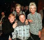 Apeldoorn, 17 februari 1999
Benny Neyman 25 jaar artiest hier op de foto omgeven door Bonnie St. Clair, Koos Alberts en conny Vandenbosch