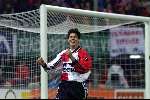 21 Februari 1999
Cruz blij na doelpunt