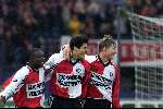 21 Februari 1999
Blijdschap bij Christian Gyan, Cruz en Jon Dahl Tomasson