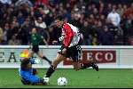 21 Februari 1999
Ronald Waterreus haalt Cruz onderuit en krijgt de rode kaart alsmede een penalty tegen.
Feyenoord-PSV 3-1