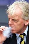 Leo Beenhakker een sigaar rokend
21-02-99


PETER SMULDERS BV