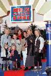 27 Maart 1999
Eurodisney Parijs
v.l.n.r.: Marleen Houter, Cilly Dartell en Milleca v Dooren samen met hun kinderen.