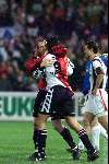 21 Februari 1999
Peter v Vossen omhelst Cruz na de overwinning
Feyenoord-PSV, eindstand 3-1