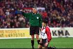 21 Februari 1999
Cruz met scheidsrechter Luinge