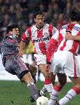 Eindhoven, 3 februari 2000
PSV-Feyenoord, eindstand 0-1
ERNEST FABER in duel met CRUZ