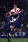 Eindhoven10 februari 2000
PSV-AJAX, eindstand 4-0
JURGEN DIRKX in duel met Ferdi Vierklau en John Nieuwenburg
