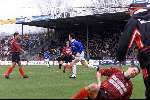 Den Bosch, 18 februari 2001
Topper in de eerste divisie tussen de nummers een en twee
FC Den Bosch-Excelsior, eindstand 4-0
Koen v d Laak heeft FC Den bosch op 1-0 gebracht