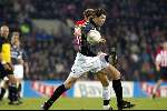Eindhoven 30 januari 2002
PSV-Feyenoord voor de KNVB Beker
Brett Emerton in duel met Kezman