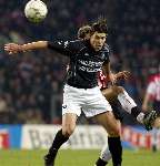 Eindhoven, 30 januari 2002 PSV-Feyenoord , eindstand 1-1
PSV wint na strafschoppen met 6-5
1/4 finale Amstel-Cup
Brett Emerton in duel met Kezman