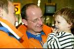 Schiphol 26 februari 2002
Terugkomst sporters van de Olympische winterspelen in Salt Lake city.
Leo Visser met zoontje