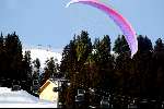Lech 4 februari 2002
Parachutist  Parasailing
Bergen wintersport Sneeuw