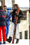Zurs 17 februari 2002
Prinses Caroline v Monaco met baby en Prins Ernst van Hannover op ski\'s