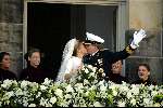 Amsterdam 2 februari 2002
Trouwen Prins Willem Alexander met Prinses Maxima
Kussend