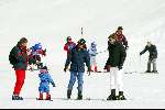 Zurs 17 februari 2002
Prinses Caroline v Monaco met baby en Prins Ernst van Hannover op ski\'s