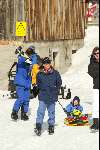 Zurs 17 februari 2002
Prinses Caroline v Monaco met baby en Prins Ernst van Hannover op ski\'s