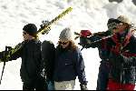Zurs 17 februari 2002
Prinses Caroline v Monaco met baby en Prins Ernst van Hannover op ski\'s
prinses Charlotte van Monaco