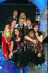 Hilversum 1 februari 2003
Bas Idols en Jim Idols Tooske v Breughem en Reinout Oerlemans
Bas Idols Hinds Idols Dewie Idols Marieke Idols David Idols Dewie Idols Marieke Idols