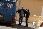 St Georges 28 februari 2003
Prinses Margarita met haar hond op weg naar het politieburo