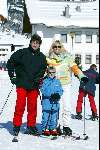 Zurs 23 februari 2003
Rene Froger met Natasja Froger en Maxime Froger
Wintersport