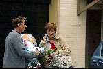 Loosdrecht 11 februari 2003
Ouders van Wendy van Dijk met bloemen en ballonnen