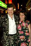 Amsterdam 9 februari 2004
Premiere FEESTJE in Tuschinski.
Beau v Erven Dorens met vrouw