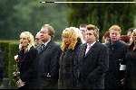 Bussum 5 februari 2004
Begrafenis van de dochter van zangeres Hanny Deborah.
John v Katwijk met vrouw Loes en Benno de Leeuw