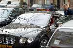 Amsterdam 22 februari 2004
Bram Moszkowicz in zijn nieuwe Bentley coupe.