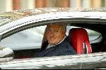 Amsterdam 22 februari 2004
Bram Moszkowicz in zijn nieuwe Bentley coupe.