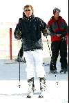 Zurs 13 februari 2004
Prinses Caroline met dochtertje Prinses Alexandra in de sneeuw.  Ernst v Hannover Wintersport