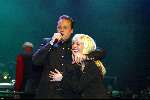 Bussum 10 februari 2004
Uitreiking gouden harpen in het spant.
Frans Bauer met Mariska Bauer