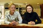 Heeze 16 Februari 2004
Gemeentehuis Heeze/Leende
( Met zwarte trui ) Gertie v Bree en Edith Bakker