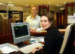 Heeze 16 Februari 2004
Gemeentehuis Heeze/Leende
( Met zwarte trui ) Gertie v Bree en Edith Bakker