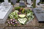 Scheveningen 4 Februari 2004
Begraafplaats  St Petrus Banden in Scheveningen waar Guusje Nederhorst begraven is