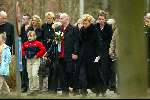 Bussum 5 februari 2004
Begrafenis van de dochter van zangeres Hanny Deborah.
Hanny met schoonzoon