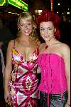 Amsterdam 9 februari 2004
Premiere FEESTJE in Tushinski.
Chantal janzen en Kim Lian v d Meij
