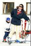 Zurs 13 februari 2003
Prinses Caroline met dochtertje Prinses Alexandra in de sneeuw
Wintersport