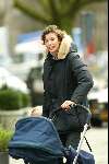 Amsterdam 17 februari 2004
Prinses Marilene met Prinses Anna en Prins Lucas in kinderwagen wandelen in Amsterdam.