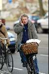Amsterdam 1 februari 2004
Theo v Gogh op fiets met gsm
