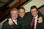 Bussum 10 februari 2004
Uitreiking gouden harpen in het spant.
Frans Bauer met Emile Hartkamp en Wim v Kerkwijk