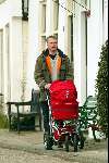 Amsterdam 21 februari 2004
Wouter Bos achter kinderwagen met daarin dochter Iris.
Peter Smulders bv