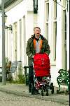 Amsterdam 21 februari 2004
Wouter Bos achter kinderwagen met daarin dochter Iris.
Peter Smulders bv