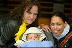 Amsterdam 6 februari 2004
Xandra Brood met dochter en kleinzoon Jay