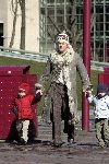 Amsterdam 27 februari 2005
Beau v Erven Dorens met zijn 2 zoons aan het spelen
