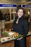 Amsterdam 24 februari 2005
Presentatie boek Thomas Lepeltak bij Sotheby's
Carmen Sandriesen (ex Frank Rijkaard) als serveerster