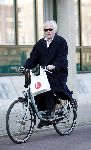 Amsterdam, 26 Februari 2005 
Henk spaan op de fiets