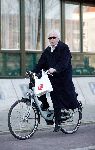 Amsterdam, 26 Februari 2005 
Henk spaan op de fiets