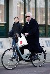 Amsterdam, 26 Februari 2005 
Henk spaan op de fiets