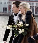 Amsterdam 27februari 2005
Kasper v Kooten met zijn vrouw Linda getrouwd.