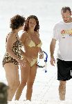 Curacao 20 februari 2005
Katja Schuurman op het strand met moeder en Dave Schram . Sexy